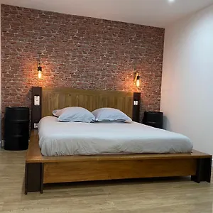 https://joli-2-pices-vue-mer-centre-historique-de-grasse.fr-provencehotel.com